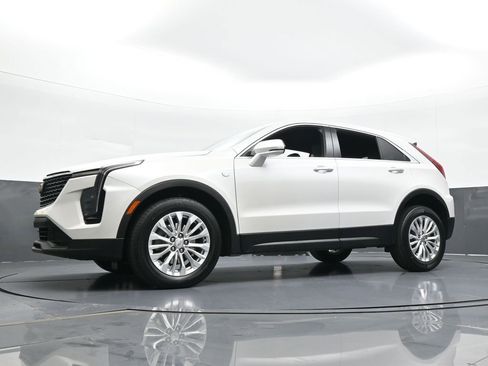 Used 2024 Cadillac XT4 Luxury w/ Cold Weather Package image 61