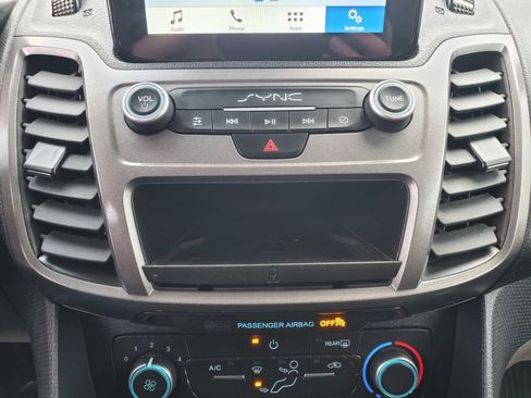 Used 2020 Ford Transit Connect XLT image 25