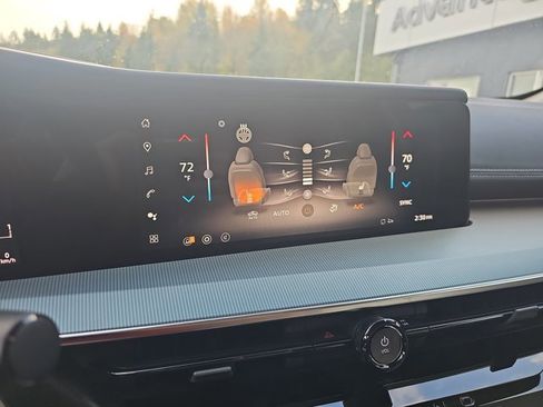 Certified 2025 Nissan Murano SL w/ Cargo Package image 19