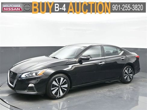 Used 2021 Nissan Altima 2.5 SV image 2
