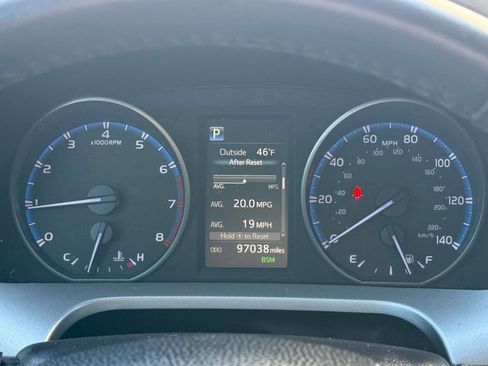 Used 2018 Toyota RAV4 XLE image 19