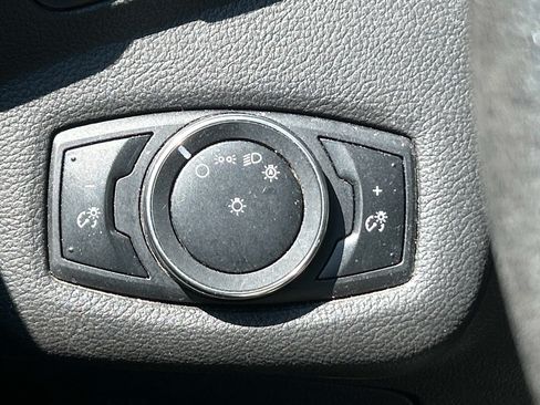 Used 2015 Ford Escape S FWD image 29
