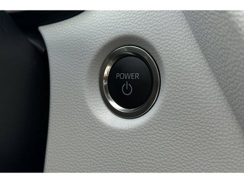 Used 2026 Toyota Corolla SE w/ SE Premium Package FWD image 23