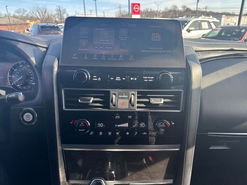 Used 2024 INFINITI QX80 Luxe image 18