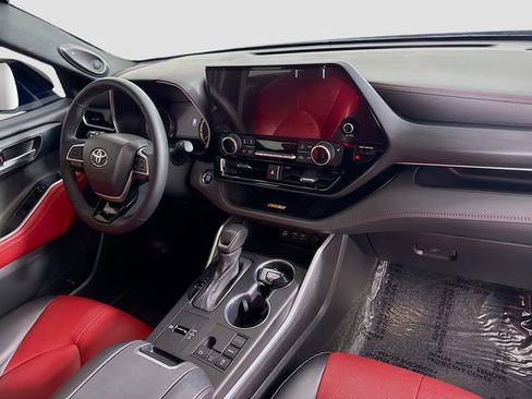 Certified 2025 Toyota RAV4 XLE w/ Weather Package image 30