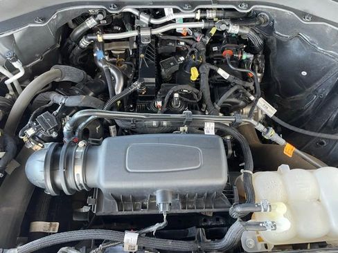 Used 2024 Ford Explorer XLT image 28