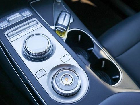 Used 2025 Genesis GV70 2.5T image 21