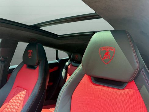 Used 2021 Lamborghini Urus AWD/4WD image 52