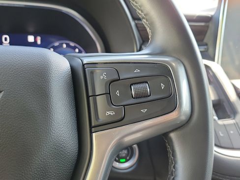 Used 2023 Chevrolet Suburban LT RWD image 21