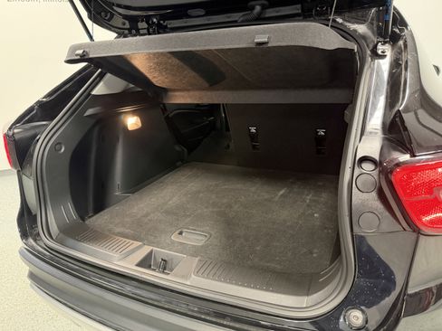 Used 2024 Chevrolet Trax LT w/ LT Convenience Package image 28