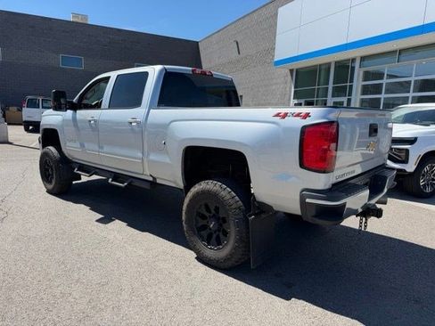 Used 2019 Chevrolet Silverado 2500 LT w/ LT Convenience Package AWD/4WD image 4