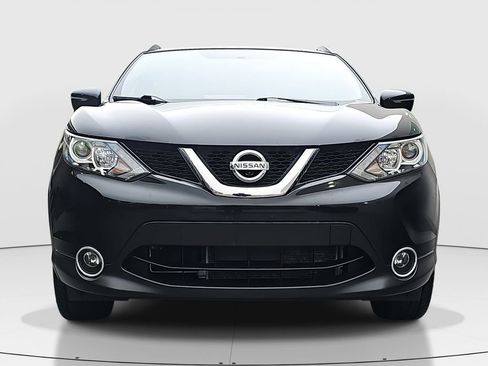 Used 2018 Nissan Rogue Sport SL image 2