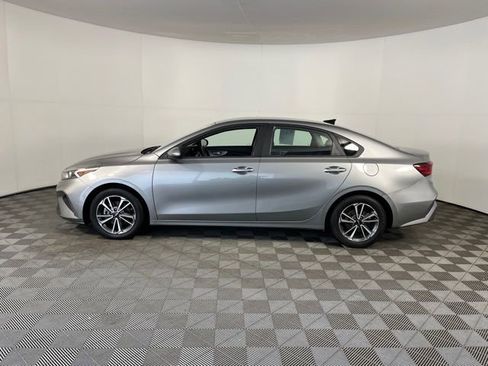 Used 2022 Kia Forte LXS image 4