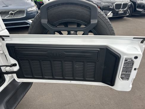 Used 2023 Jeep Wrangler Sahara w/ Cold Weather Group image 34