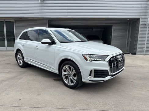 Used 2023 Audi Q7 2.0T Premium Plus w/ Premium Plus Package AWD/4WD image 3