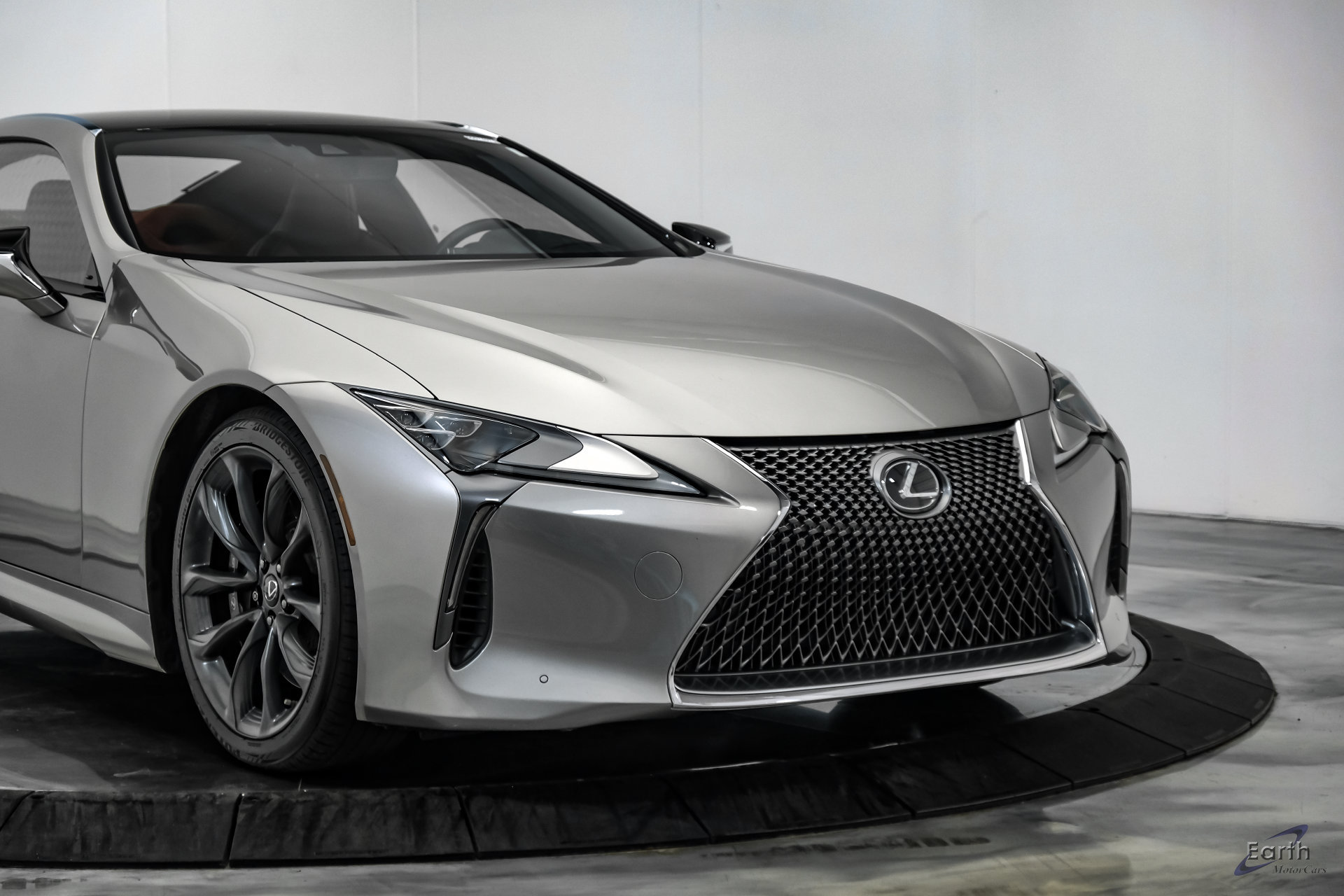 Used 2018 Lexus LC 500 Coupe w/ Performance Package RWD image 27