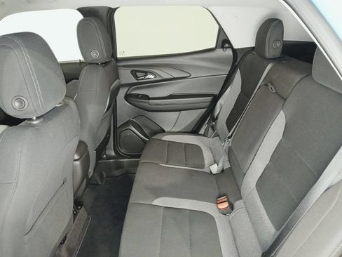 Used 2024 Chevrolet TrailBlazer LT w/ Convenience Package FWD image 12