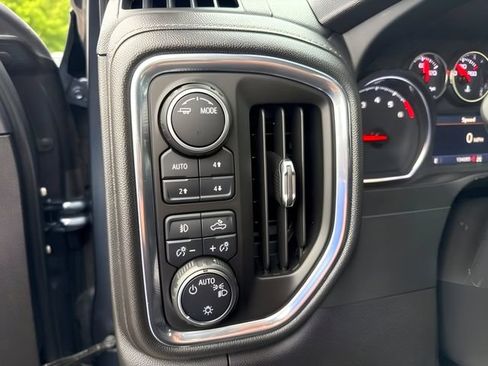 Used 2021 Chevrolet Silverado 1500 LT Trail Boss AWD/4WD image 17