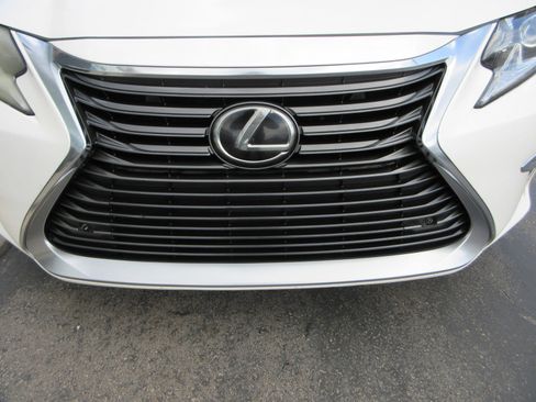 Used 2017 Lexus ES 350 w/ Navigation System Package FWD image 15