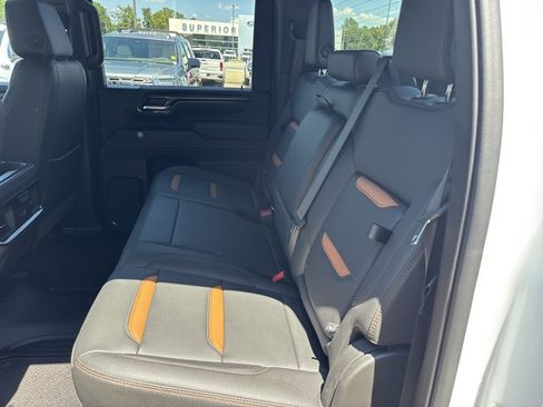 Used 2025 GMC Sierra 2500 AT4 AWD/4WD image 17