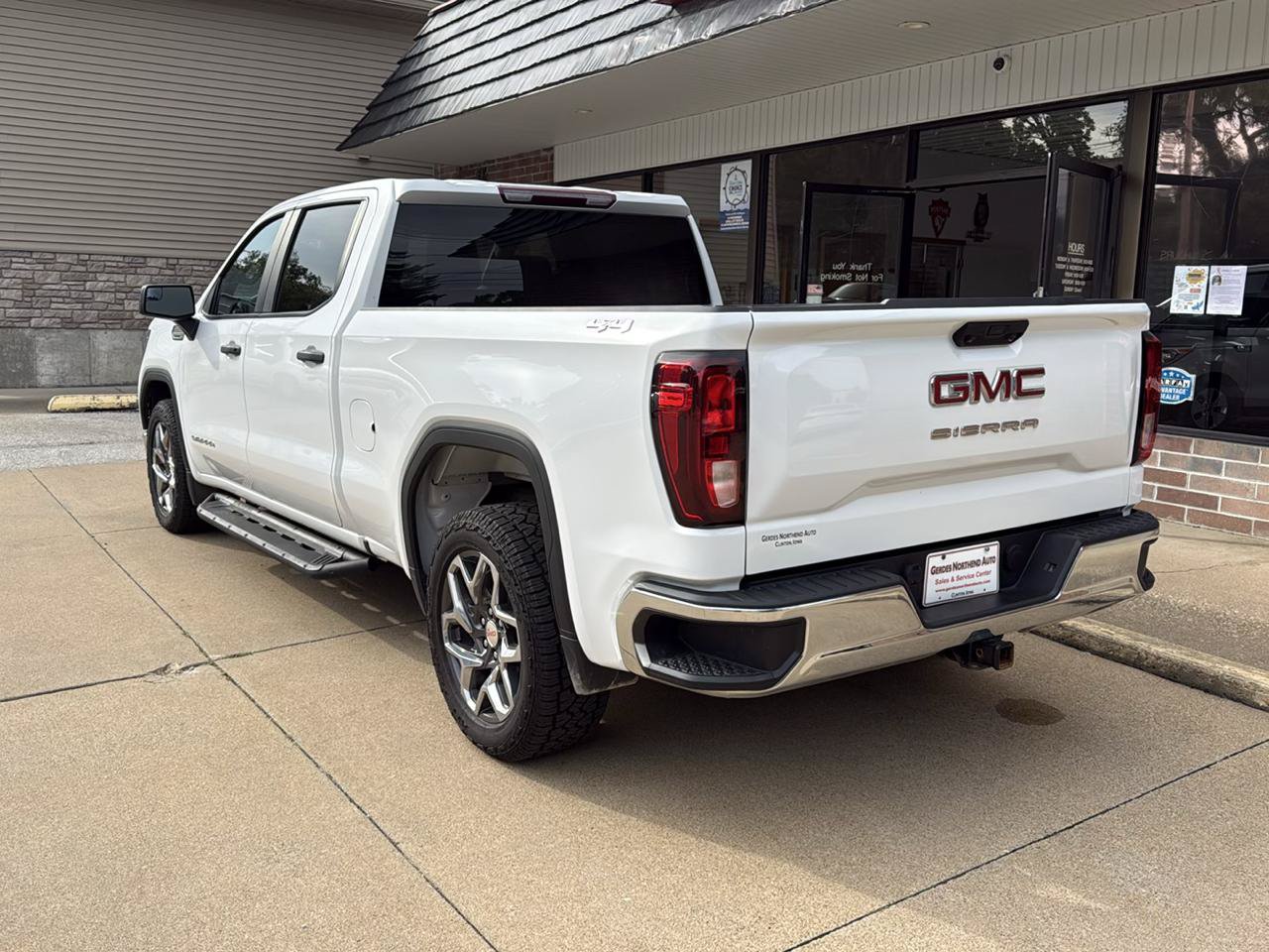 Used 2024 GMC Sierra 1500 Pro w/ Pro Value Package AWD/4WD image 5