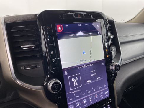 Used 2019 RAM 1500 Laramie AWD/4WD image 37