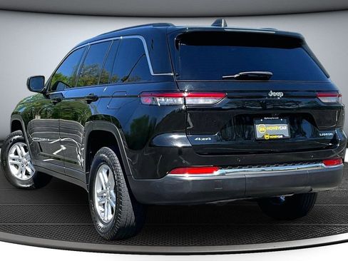 Used 2022 Jeep Grand Cherokee Laredo w/ Luxury Tech Group I image 4