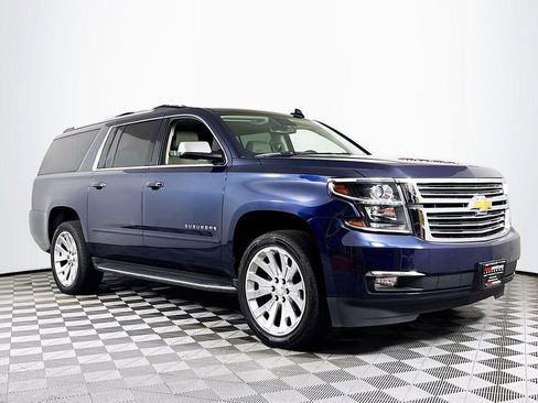 Used 2020 Chevrolet Suburban Premier AWD/4WD image 1