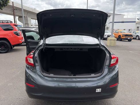 Used 2018 Chevrolet Cruze LT FWD image 19