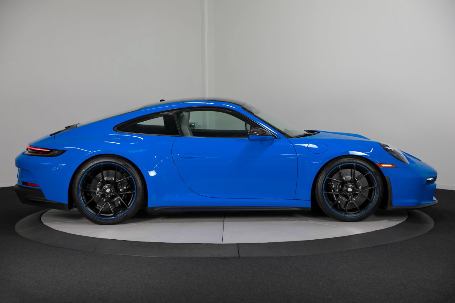 Used 2022 Porsche 911 GT3 RWD image 9