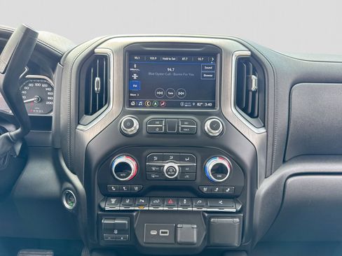 Used 2023 GMC Sierra 3500 Denali w/ Denali Ultimate Package AWD/4WD image 34