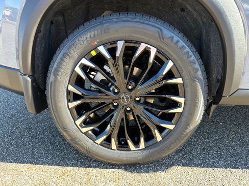 New 2026 Nissan Rogue SV image 17