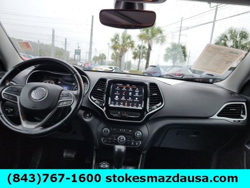 Used 2020 Jeep Cherokee Limited image 2