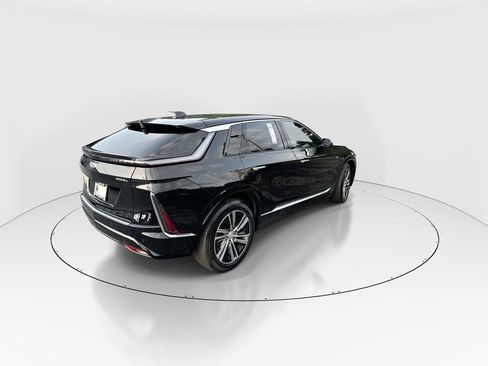 Used 2023 Cadillac Lyriq AWD image 8