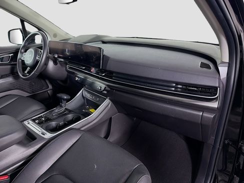 Used 2025 Kia Carnival SX Prestige FWD image 33