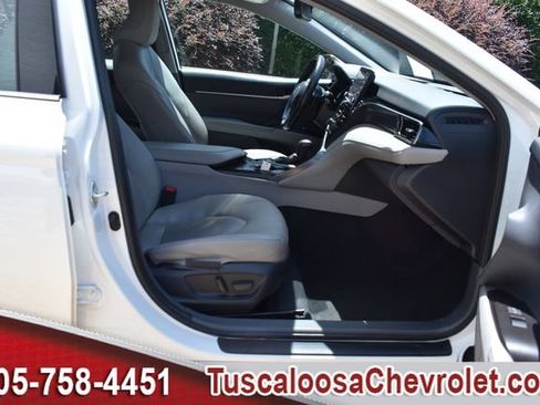 Used 2024 Toyota Camry XSE FWD image 13