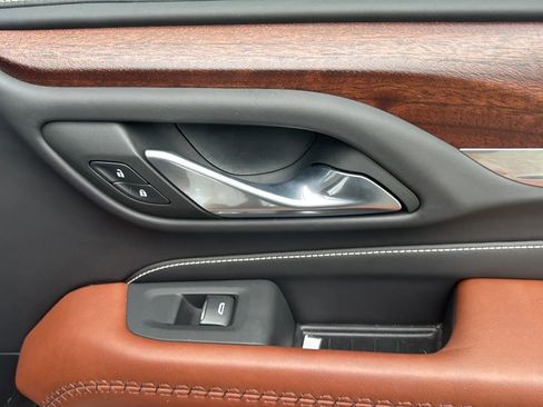 Used 2023 GMC Yukon Denali Ultimate image 25