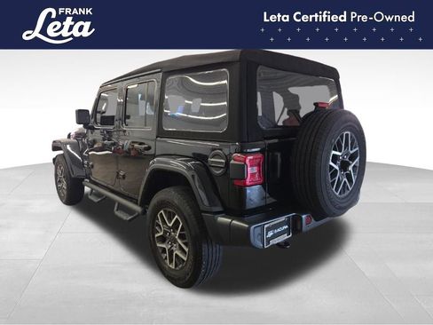 Used 2024 Jeep Wrangler Unlimited Sahara w/ Technology Group AWD/4WD image 4