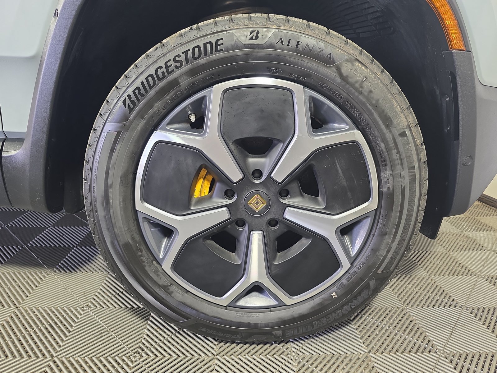 Used 2023 Rivian R1T Launch Edition AWD/4WD image 11