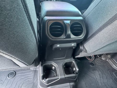 Used 2024 Jeep Wrangler Unlimited Sport AWD/4WD image 23