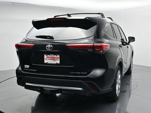 Used 2022 Toyota Highlander Limited AWD/4WD image 6