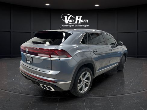 Used 2024 Volkswagen Atlas Cross Sport SEL R-Line AWD/4WD image 7