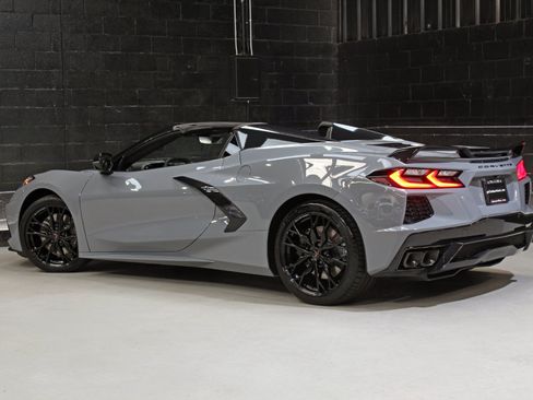 Used 2024 Chevrolet Corvette Stingray Premium Conv w/ Z51 Performance Package RWD image 19
