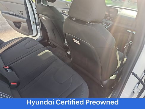 Certified 2025 Hyundai Elantra SEL FWD image 11