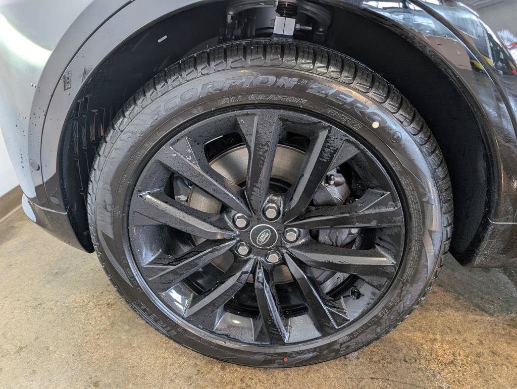 New 2026 Land Rover Discovery Limited Edition AWD/4WD image 25