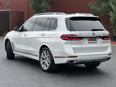 Used 2025 BMW X7 xDrive40i w/ Executive Package image 4