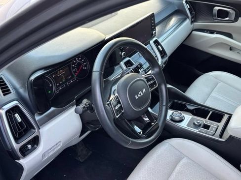 Used 2023 Kia Sorento EX w/ Panoramic Sunroof Package AWD/4WD image 15