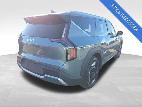 Used 2024 Kia EV9 Wind image 4