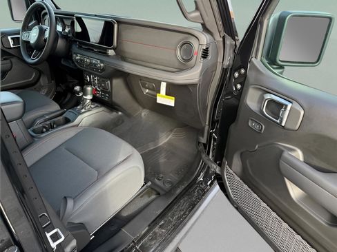 New 2026 Jeep Gladiator Rubicon w/ Steel Power Dome Hood Package AWD/4WD image 12