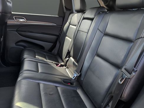 Used 2015 Jeep Grand Cherokee Limited image 24